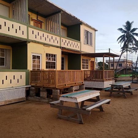 Pal'S On The Beach - Dangriga, Belize Dış mekan fotoğraf