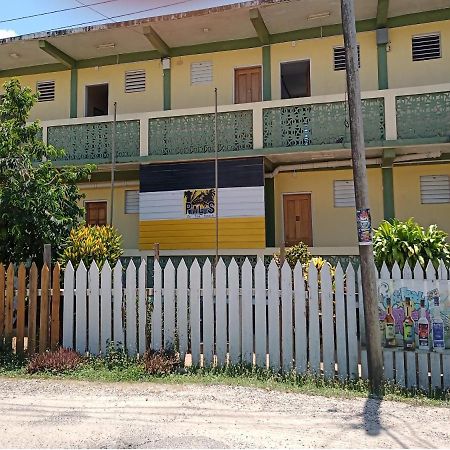 Pal'S On The Beach - Dangriga, Belize Dış mekan fotoğraf