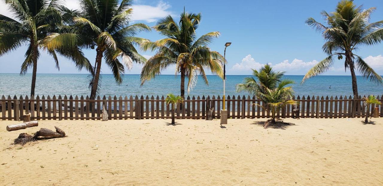 Pal'S On The Beach - Dangriga, Belize Dış mekan fotoğraf