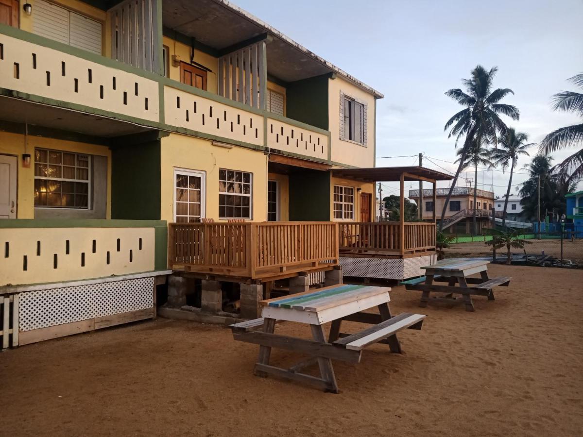 Pal'S On The Beach - Dangriga, Belize Dış mekan fotoğraf